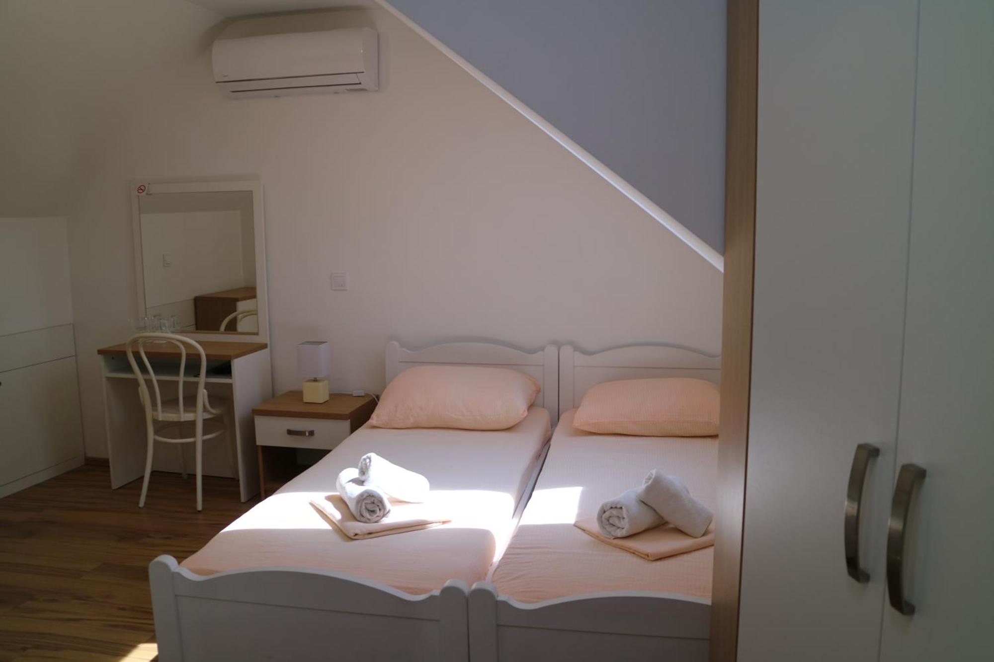 Studio Apartments & Rooms Lela, Sipan Island Sipanska Luka  Exterior photo